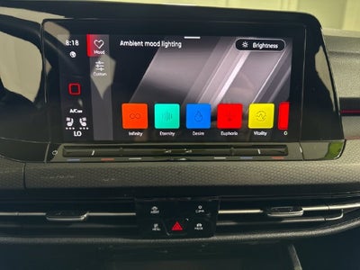 2024 Volkswagen Golf GTI SE