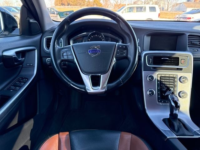 2018 Volvo V60 Cross Country T5