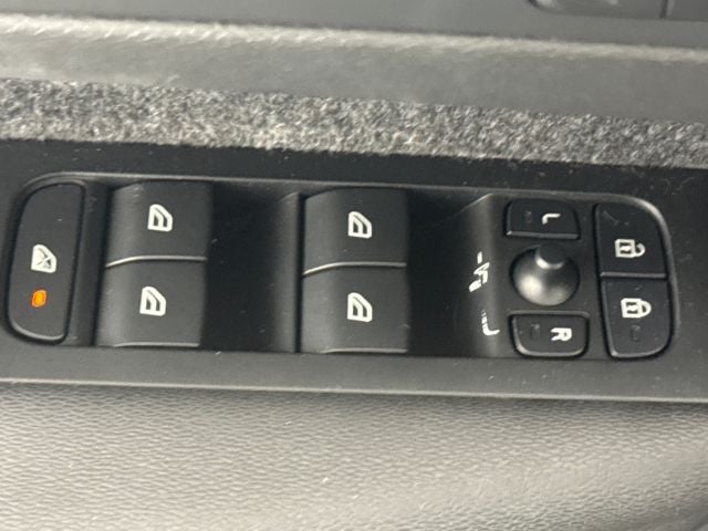 2023 Volvo XC40 B5 Core